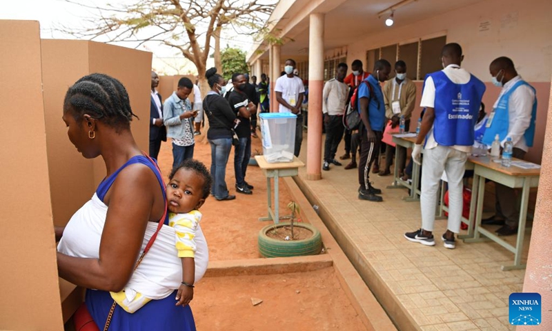 People cast their ballots at a polling station in the Province of Luanda, Angola, Aug. 24, 2022.(Photo: Xinhua)