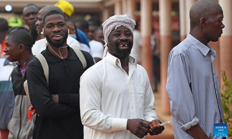 People queue to cast their ballots at a polling station in the Province of Luanda, Angola, Aug. 24, 2022.(Photo: Xinhua)