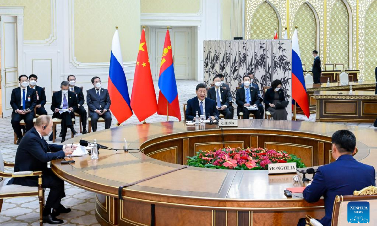 Chinese President Xi Jinping holds the sixth meeting of heads of state of China, Russia and Mongolia with his Russian counterpart, Vladimir Putin, and Mongolian counterpart, Ukhnaa Khurelsukh, at the Forumlar Majmuasi Complex in Samarkand, Uzbekistan, Sept. 15, 2022. (Xinhua/Zhai Jianlan)