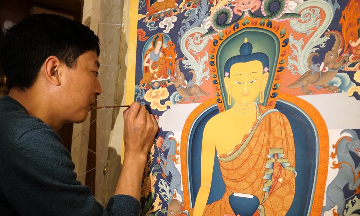 Painters breathe new vitality into traditional Tibetan art