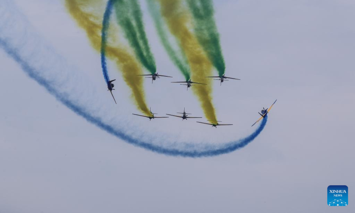 Aircraft fly over Copacabana Beach during a celebration marking the 200th anniversary of Brazil's independence in Rio de Janeiro, Brazil, on Sep 7, 2022. Photo:Xinhua