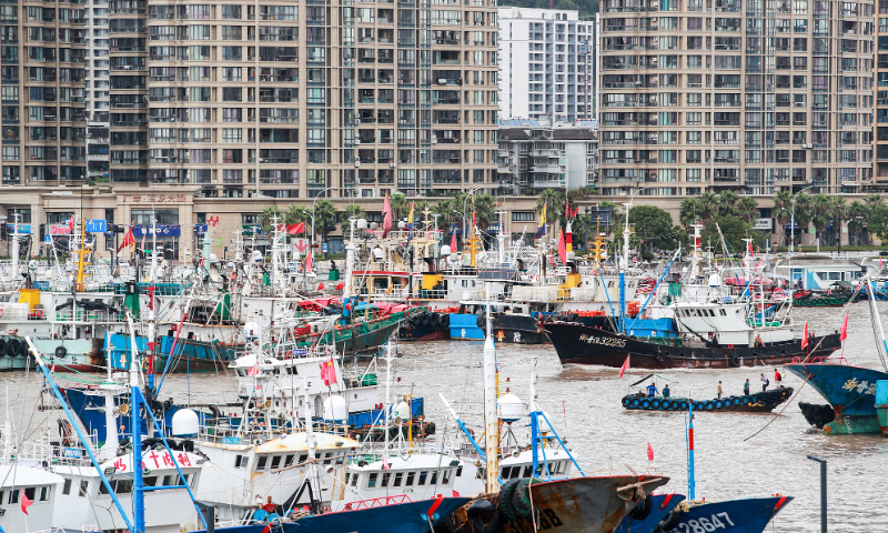 Fishing boats from Zhoushan city, Zhejiang Province return to the port on August 31, 2022 to avoid the Super Typhoon Hinnamnor. Photo: VCG