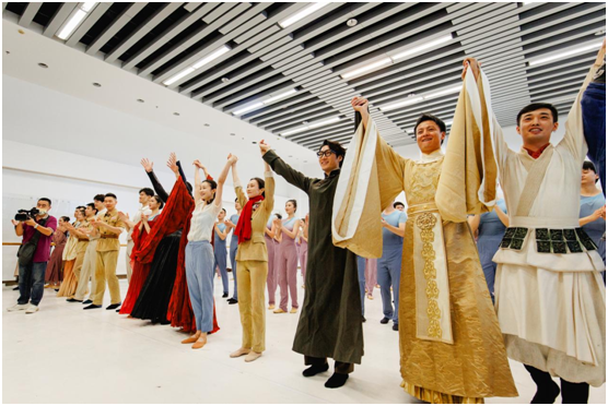 Dancers answer a curtain call. Photo: Courtesy of Beijing Tianqiao Performing Arts Center