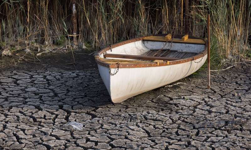 Photo taken on Aug. 18, 2022 shows a view of Lake Velence near Pakozd, Hung(Photo: Xinhua)