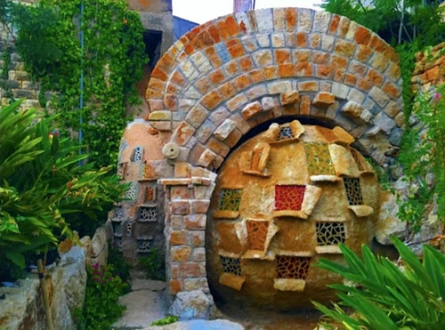 Photo provided by Ghandi Abu Diab on Sept. 3, 2022 shows the rock exterior in his museum in the village of al-Jahliyeh in Mount Lebanon, Lebanon.(Photo: Xinhua)