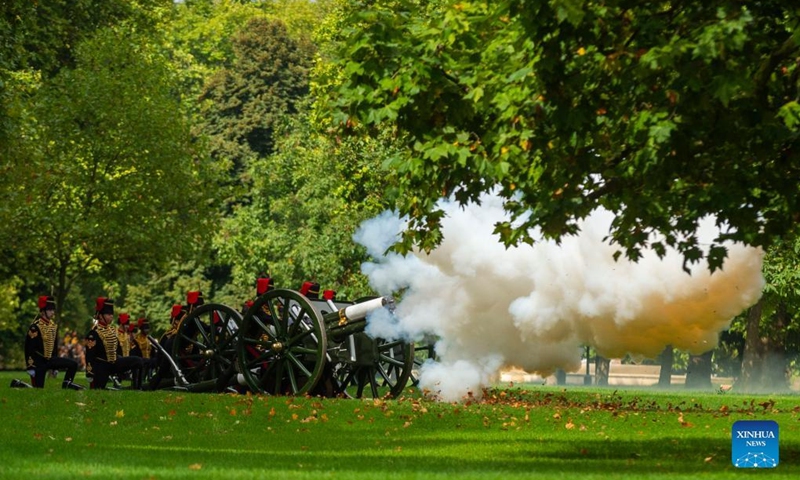 Members of the Royal Horse Artillery fire a gun salute in honor of Queen Elizabeth II at Hyde Park in London, Britain, on Sept. 9, 2022. Queen Elizabeth II, Britain's longest-reigning monarch in history, has died aged 96, Buckingham Palace announced on Thursday. (Photo by Stephen Chung/Xinhua)