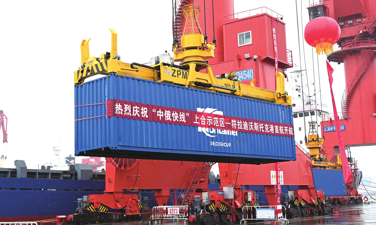The China-Russia Express from China-SCO Local Economic and Trade Cooperation Demonstration Area (SCODA) to Vladivostok port in Russia starts its maiden voyage in Qingdao, East China's Shandong Province on September 14, 2022. This is the first cargo ship from SCODA to Russia's Far East and the express will get to Vladivostok port at least 10 days sooner. Photo: cnsphoto