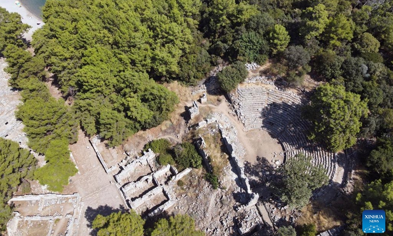 Aerial photo taken on Sept. 14, 2022 shows the ruins of the ancient city Phaselis in Antalya, Türkiye.(Photo: Xinhua)