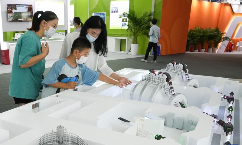People visit the main venue of 2022 national mass entrepreneurship and innovation week in Hefei, capital of east China's Anhui Province, Sept. 17, 2022.Photo:Xinhua