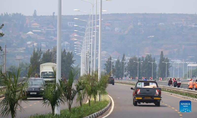 Traffics are seen on a road upgraded by a Chinese company in Kigali, Rwanda, Sept. 16, 2022.Photo:Xinhua