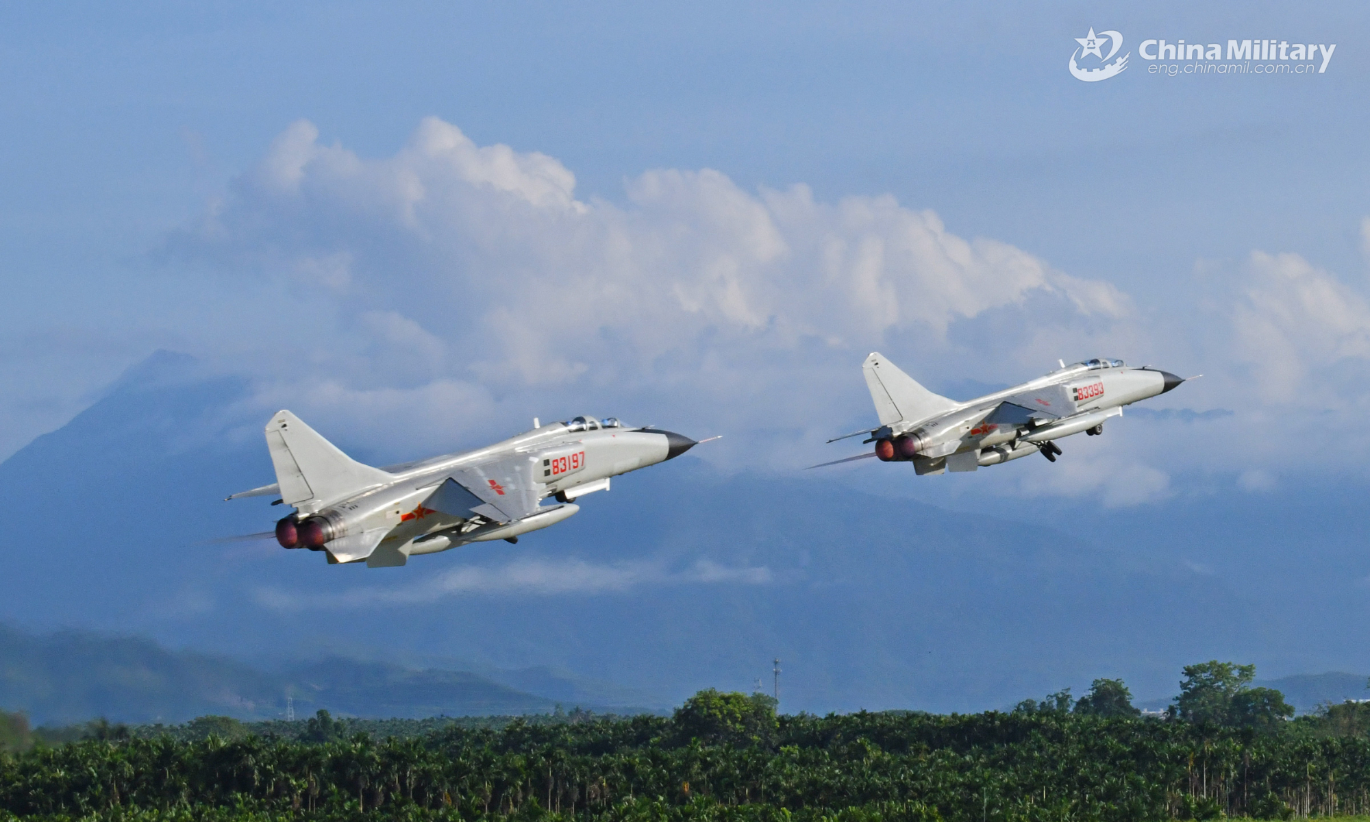 Two fighter bombers attached to a naval aviation brigade under the PLA Southern Theater Command soar into sky during a flight training exercise on August 24, 2022. (eng.chinamil.com.cn/Photo by Zhuo Lingpeng)