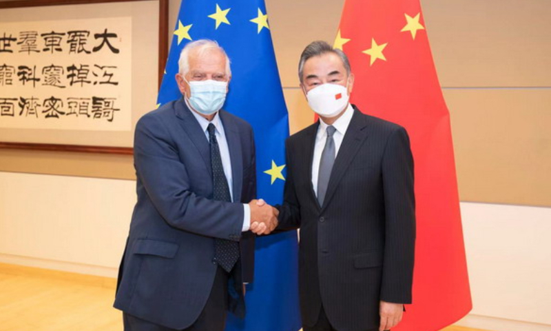 Chinese State Councilor and Foreign Minister Wang Yi (right) meets with Josep Borrell Fontelles, high representative of the EU for Foreign Affairs and Security Policy, in New York on September 21, 2022. Photo: fmprc.gov.cn