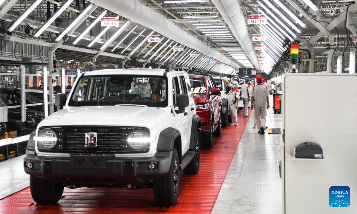 Workers work at an intelligent production base of the Great Wall Motors (GWM) in Yongchuan District of southwest China's Chongqing, Sep 22, 2022. Photo:Xinhua