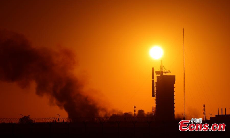 A Long March-2D rocket, carrying the Advanced Space-Based Solar Observatory, blasts off at the Jiuquan Satellite Launch Center in northwest China, Oct. 9, 2022. (Photo: China News Service/Wang Jiangbo)