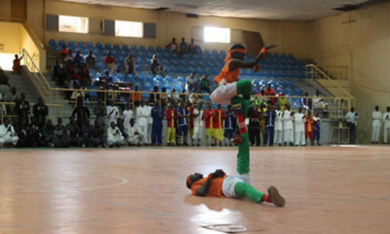 In July this year, the 4th National Kungfu Championship of Niger took place at the Academy of Martial Arts in Niamey. Nigerien participants performed Shaolin quan, Tai chi, stick fighting and other traditional Chinese martial arts. The picture shows the performance scene. (Photo : Embassy of China to Niger)