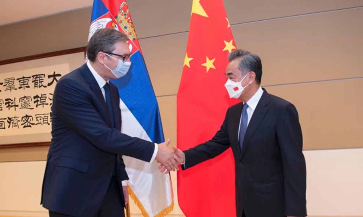 Chinese State Councilor and Foreign Minister Wang Yi (right) meets with Serbian President Aleksandar Vucic in New York on September 21, 2022. Photo: China's Ministry of Foreign Affairs.