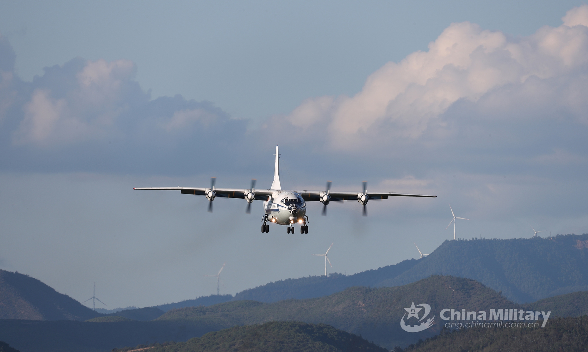 An anti-submarine aircraft attached to an aviation brigade with the air force under the PLA Southern Theater Command descends steadily in a round-the-clock flight training exercise on September 18, 2022.Photo:China Military