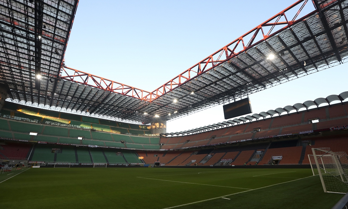 A general view of Stadio Giuseppe Meazza San Siro prior to the Serie A match between AC Milan and SSC Napoli at San Siro Stadium in Milan, Italy on December 19, 2021. Photo: VCG