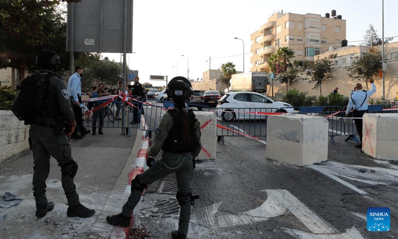 Police set up a temporary roadblock for Yom Kippur, the Day of Atonement, in Jerusalem, on Oct. 4, 2022. Photo: Xinhua