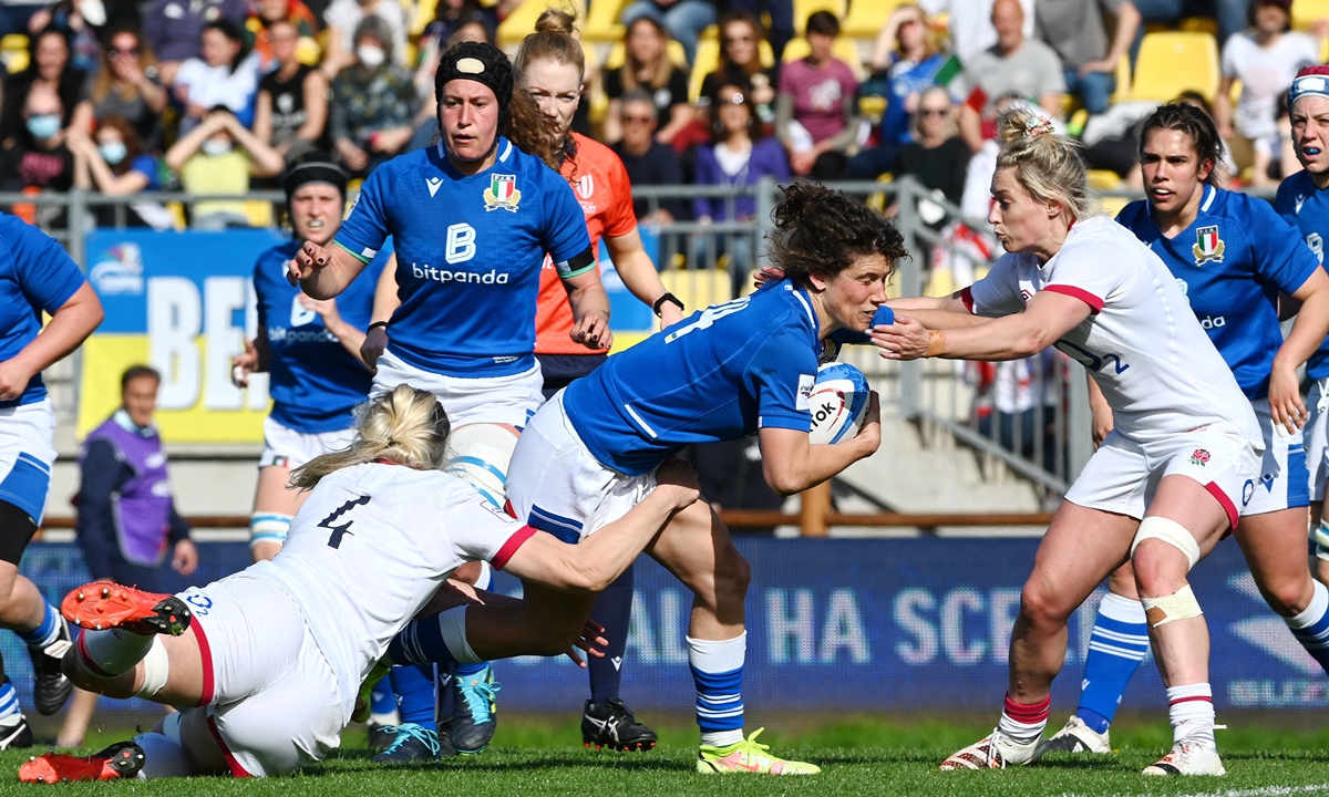 Aura Muzzo (Italy) and Sofie Gallighan (England) during the Rugby Six Nations match Women Six Nations 2022 - Italy vs England on April 03, 2022 at the Sergio Lanfranchi stadium in Parma, Italy Photo: AFP