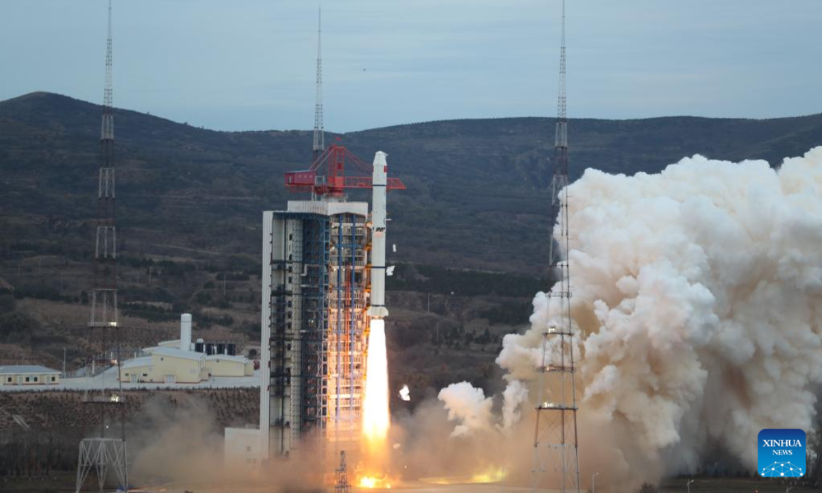 A Long March-2C rocket carrying the S-SAR01, a new satellite for disaster reduction, emergency management, and environment monitoring, blasts off from the Taiyuan Satellite Launch Center in north China's Shanxi Province Oct 13, 2022. The rocket lifted off at 6:53 a.m. (2253 GMT Oct 12) and sent the S-SAR01 satellite into the preset orbit. Photo:Xinhua