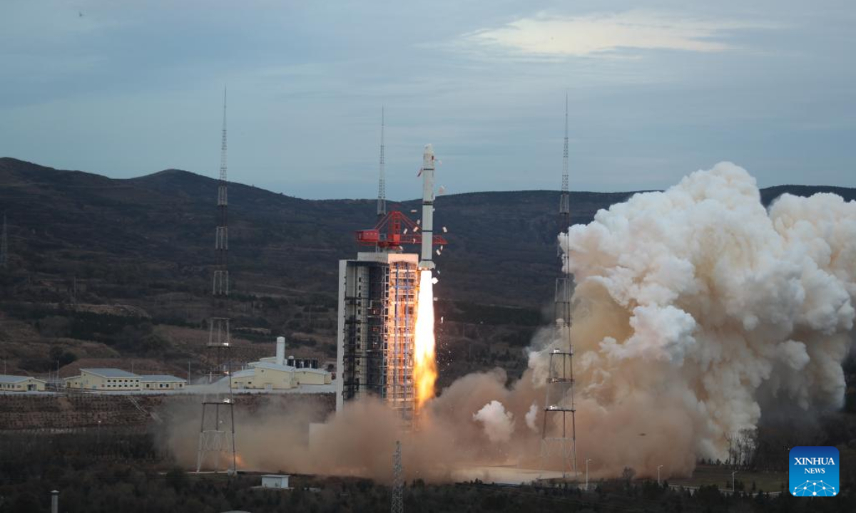 A Long March-2C rocket carrying the S-SAR01, a new satellite for disaster reduction, emergency management, and environment monitoring, blasts off from the Taiyuan Satellite Launch Center in north China's Shanxi Province Oct 13, 2022. The rocket lifted off at 6:53 a.m. (2253 GMT Oct 12) and sent the S-SAR01 satellite into the preset orbit. Photo:Xinhua