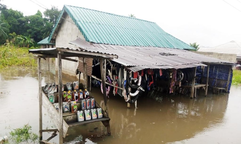 Photo taken on Oct. 9, 2022 shows a flooded house in the Ahoada West area of Rivers state, south Nigeria. More than 500 people have been killed and 1,546 others injured this year in Nigeria due to heavy rains and floods, an official said Tuesday(Photo: Xinhua)