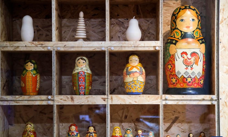 Photo taken on Oct. 15, 2022 shows traditional Russian toys at a wooden toys exhibition in Moscow, Russia.Photo:Xinhua