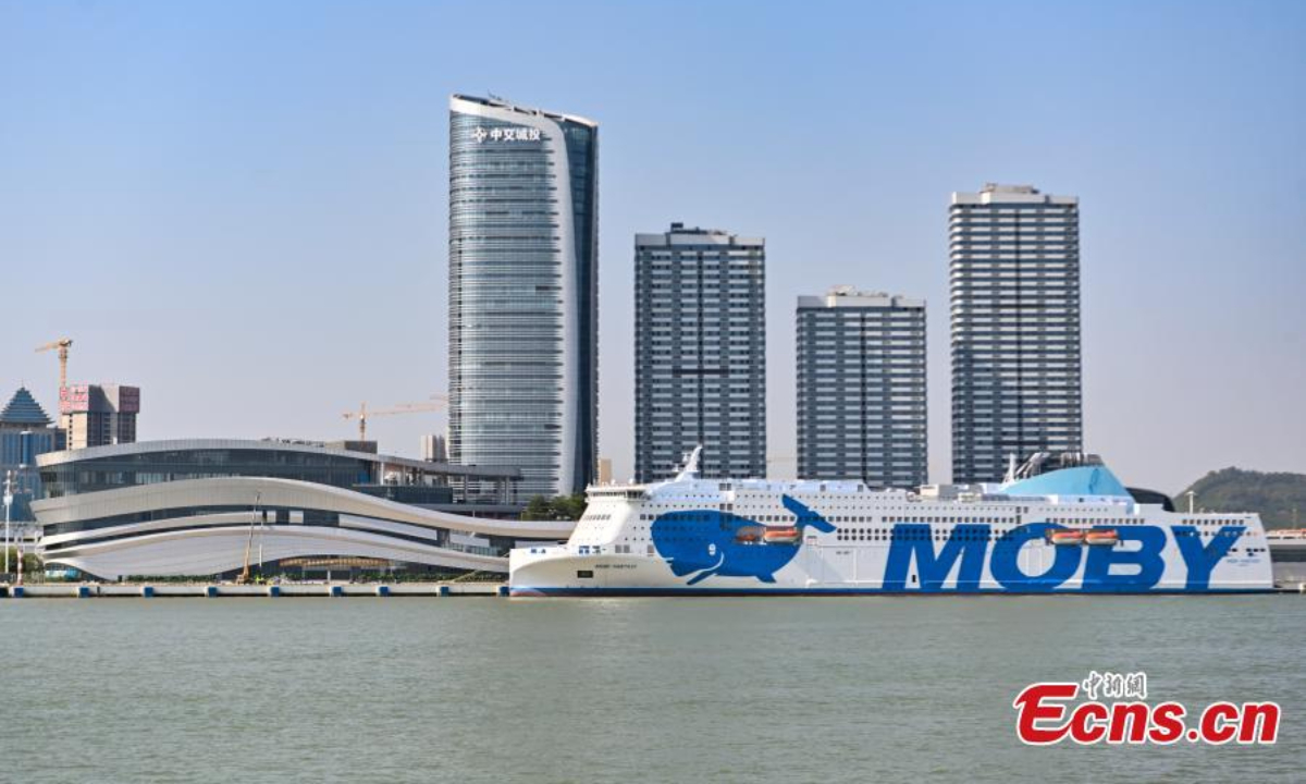 2022年10月27日，世界上最大的客滚船一号在中国南方广东省广州市南沙国际邮轮港停泊。照片：中新社