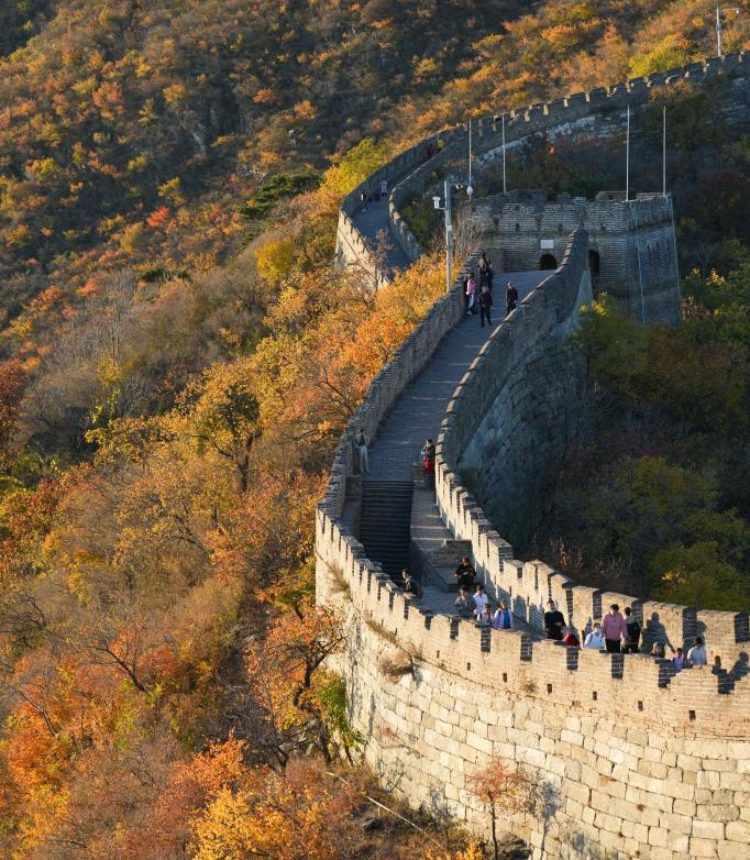 Tourists visit the Mutianyu section of the Great Wall in Beijing, capital of China, Oct. 22, 2022. Photo: Xinhua