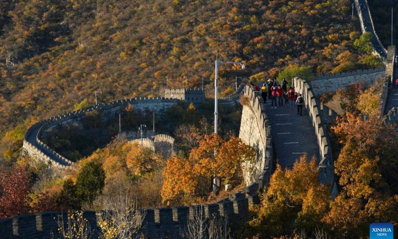 Tourists visit the Mutianyu section of the Great Wall in Beijing, capital of China, Oct. 22, 2022. Photo: Xinhua
