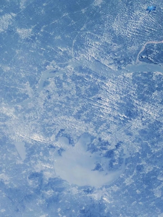 Photo released on Oct. 20, 2022 shows a stunning view of the Taihu lake in east China captured by China's Shenzhou-14 taikonaut Cai Xuzhe from the Tiangong space station.Photo provided to China News Service