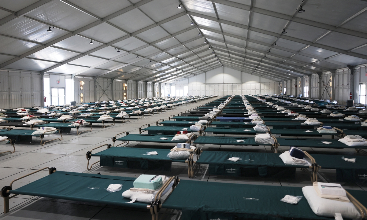 Beds are seen in the dormitory during a tour of the Randall's Island Humanitarian Emergency Response and Relief Center on October 18, 2022 in New York City. Photo: AFP