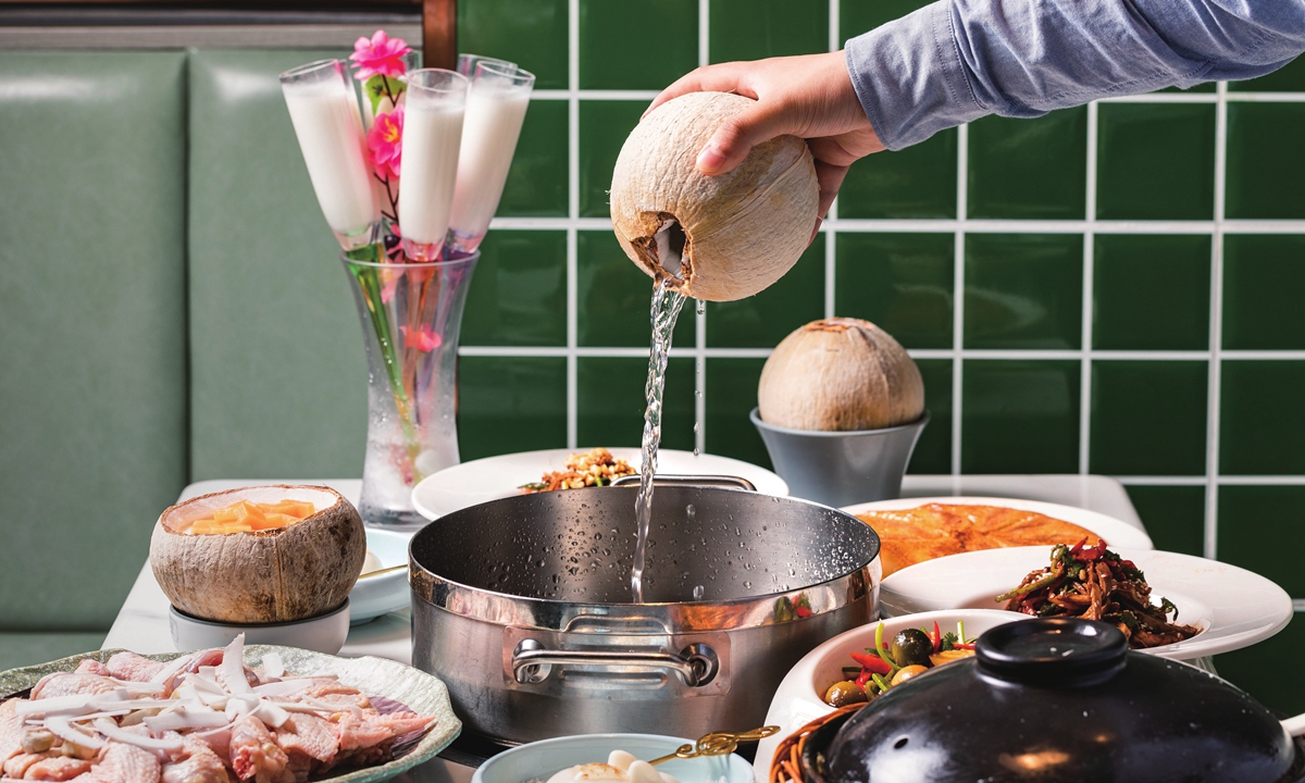 Coconut and chicken hotpot Photo: VCG