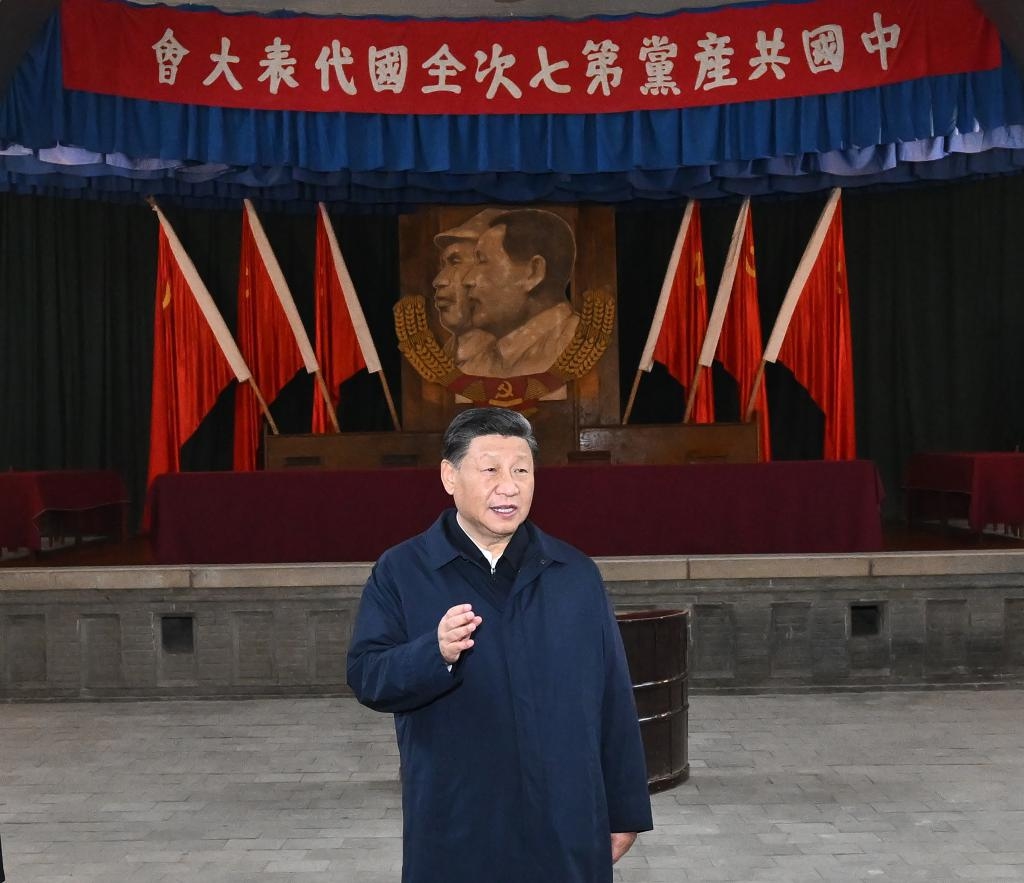 Xi Jinping visits the site of the Seventh National Congress of the Communist Party of China (CPC) in Yan'an, northwest China's Shaanxi Province, Oct. 27, 2022. Xi Jinping, general secretary of the CPC Central Committee, led members of the Standing Committee of the CPC Central Committee Political Bureau on Thursday to visit Yan'an, an old revolutionary base in northwest China's Shaanxi Province. Xi, also Chinese president and chairman of the Central Military Commission, was accompanied by Li Qiang, Zhao Leji, Wang Huning, Cai Qi, Ding Xuexiang and Li Xi. Photo：Xinhua