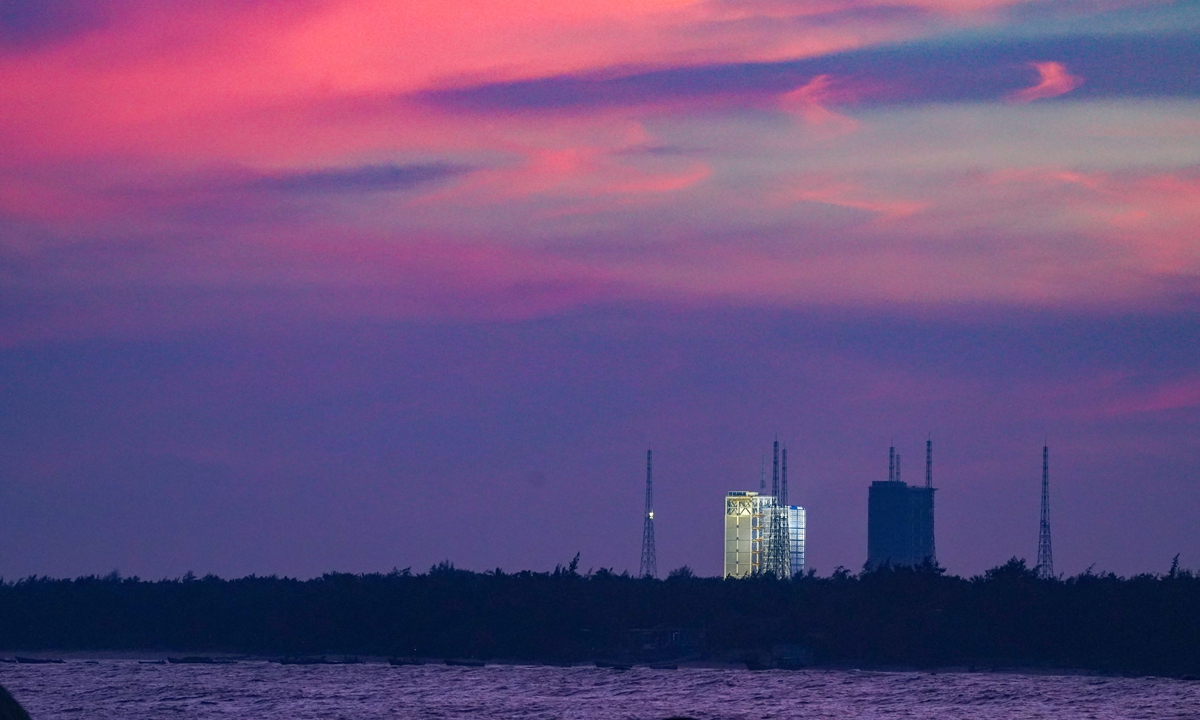 The combination of the Mengtian lab module and Long March-5B Y4 carrier rocket are in place at the Wenchang space port in South China's Hainan Province on October 30, 2022, awaiting the upcoming launch. Mengtian is the final part of the three-module China Space Station. Photo: VCG