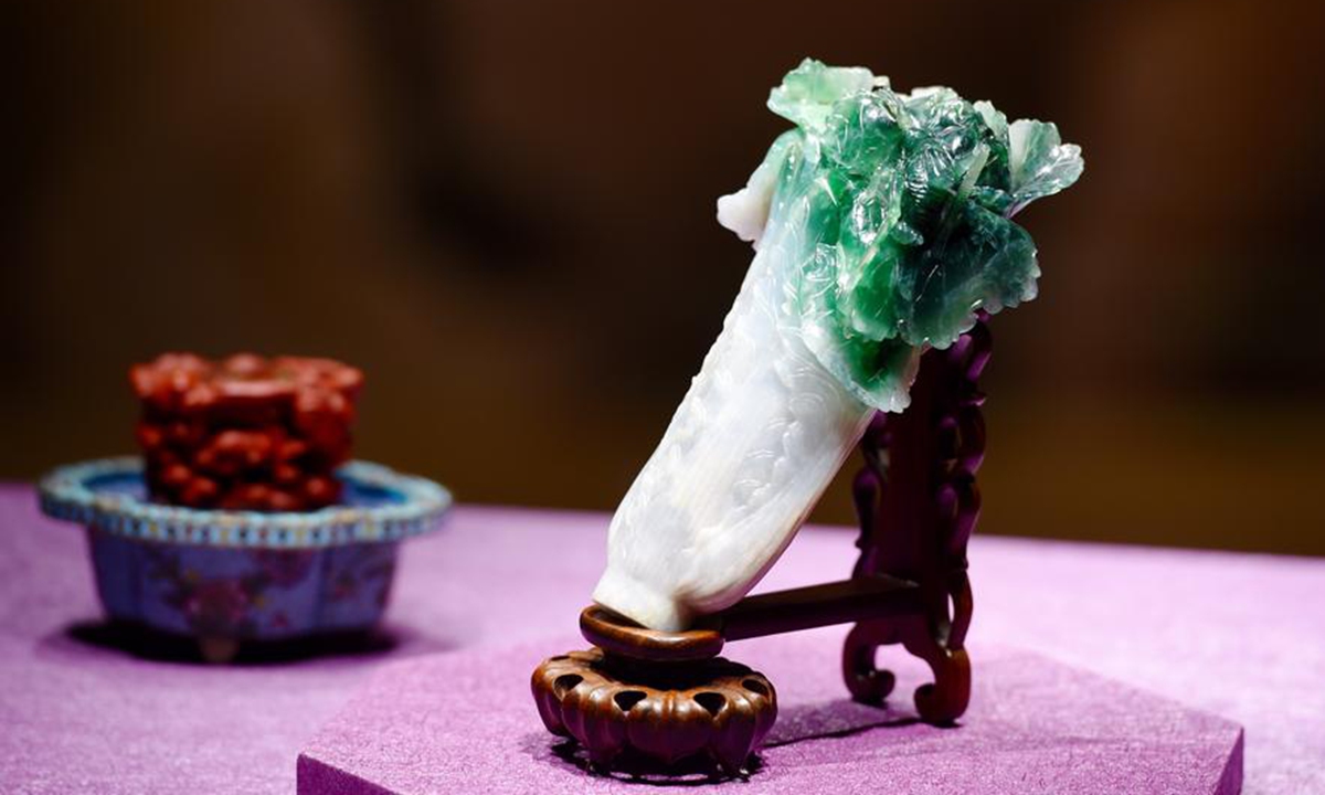 The porcelain work jadeite cabbage Photo: Xinhua
