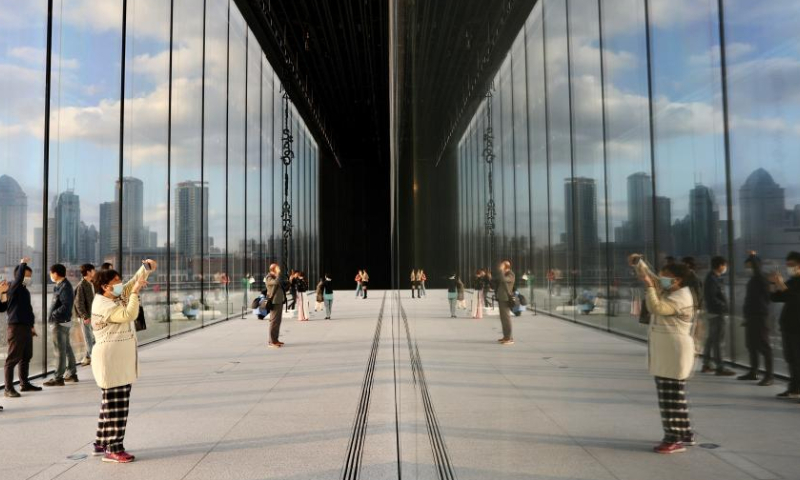 Visitors take photos at the Museum of Art Pudong in east China's Shanghai, Nov. 4, 2022. The fifth China International Import Expo (CIIE) is held in Shanghai from Nov. 5 to 10. Photo: Xinhua