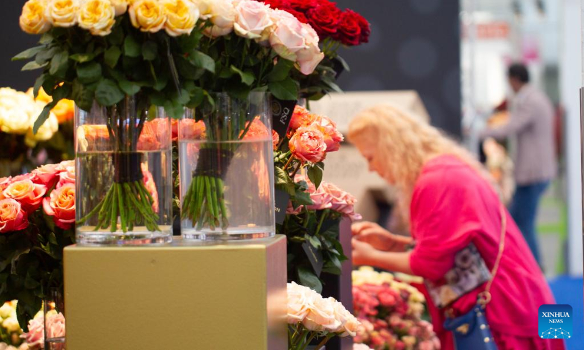 People visit 2022 International Floriculture Trade Fair in Vijfhuizen, the Netherlands, on Nov 11, 2022. Photo:Xinhua