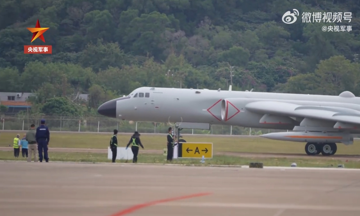An H-6K bomber of the Chinese People's Liberation Army (PLA) Air Force carrying a type of what seems to be an air-launched ballistic missile arrives in Zhuhai, South China's Guangdong Province on November 3, 2022 in preparation for the Airshow China 2022. Photo: Screenshot from China Central Television