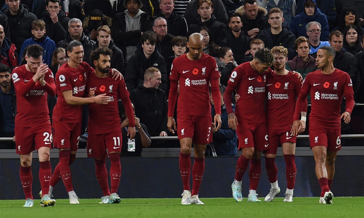 Mohamed Salah (third left) of Liverpool celebrates after scoring the second goal during the Premier League match between Tottenham Hotspur and Liverpool FC in London on November 6, 2022. Photo: VCG