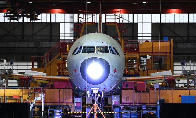 The first Airbus A321 aircraft is produced at the Final Assembly Line Asia (FALA) facility in north China's Tianjin on Nov. 9, 2022. European aircraft manufacturer Airbus started to produce A321 aircraft at its FALA facility in Tianjin on Wednesday -- confirmation that China is capable of delivering all models of Airbus' A320 family aircraft.(Photo: Xinhua)