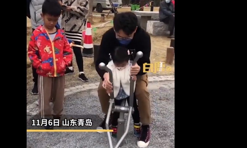 A video showing many children queued up to 