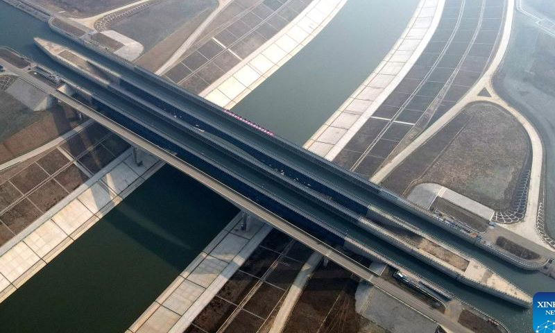 This aerial photo taken on Dec. 30, 2022 shows an aqueduct of the Pihe River over a mega water project to divert water from the Yangtze River to the Huaihe River, in east China's Anhui Province. Photo: Xinhua