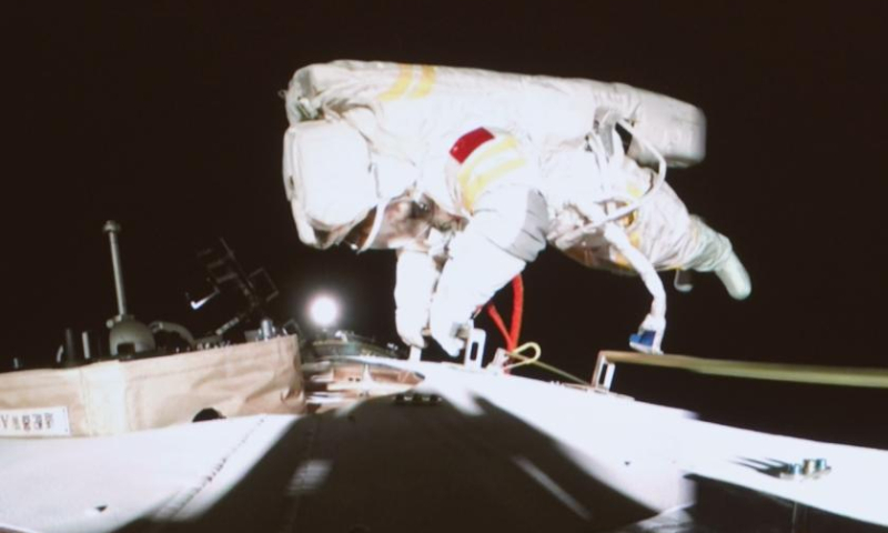 This screen image captured at Beijing Aerospace Control Center on Nov. 17, 2022 shows China's Shenzhou-14 taikonaut Cai Xuzhe having exited the space station lab module Wentian. The Shenzhou-14 crew on board the orbiting Chinese Tiangong space station completed their third spacewalk at 4:50 p.m. (Beijing Time) on Thursday, according to the China Manned Space Agency. Photo: Xinhua