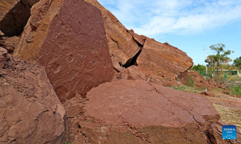 Well-preserved dinosaur footprints with both positive and negative fossil slabs are pictured in Shanghang County, Longyan City of southeast China's Fujian Province, Oct. 19, 2022. (Xinhua)