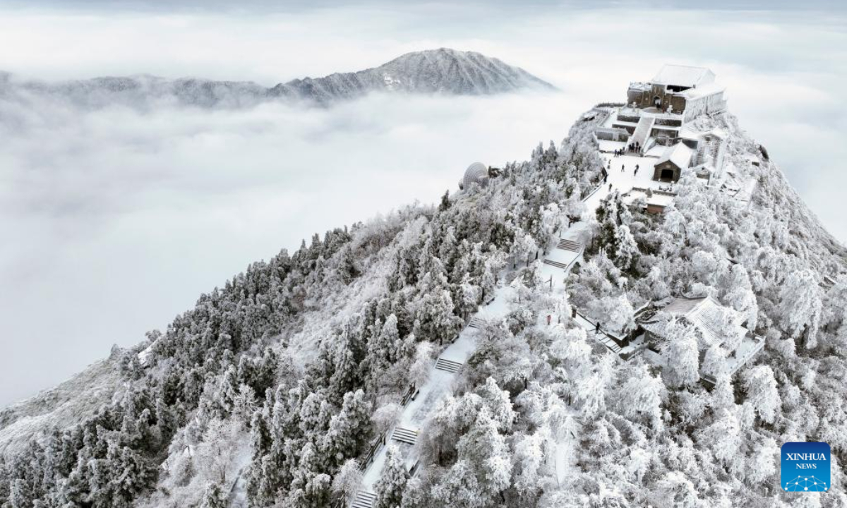 This aerial photo taken on Dec 2, 2022 shows the snow scenery of Hengshan Mountain scenic area in Hengyang, central China's Hunan Province. Photo:Xinhua