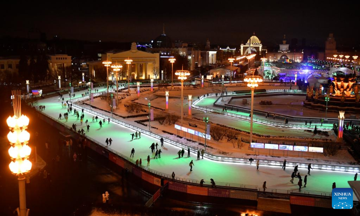 People skate at the VDNH ice rink in Moscow, Russia, Nov 25, 2022. An outdoor artificial ice rink at VDNH (The Exhibition of Achievements of National Economy) opened on Friday. Photo:Xinhua