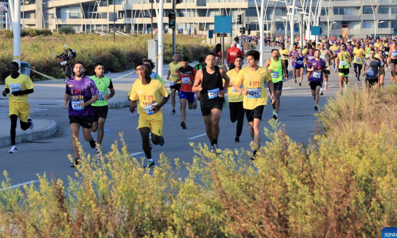 Paricipants compete in the Beirut International Marathon in Beirut, Lebanon, Nov. 13, 2022. Photo: Xinhua