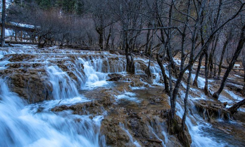 Aerial view shows the Zhaga waterfall in Munigou Valley in Songpan County, Aba Tibetan and Qiang Autonomous Prefecture, southwest China's Sichuan Province, Nov. 16, 2022. (Photo provided to China News Service)